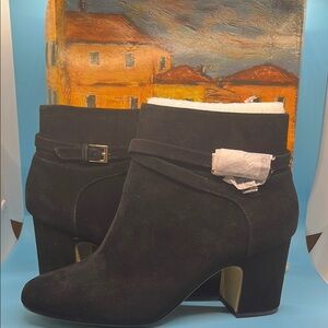 #B14.  Bella Vita Black Ankle Booties